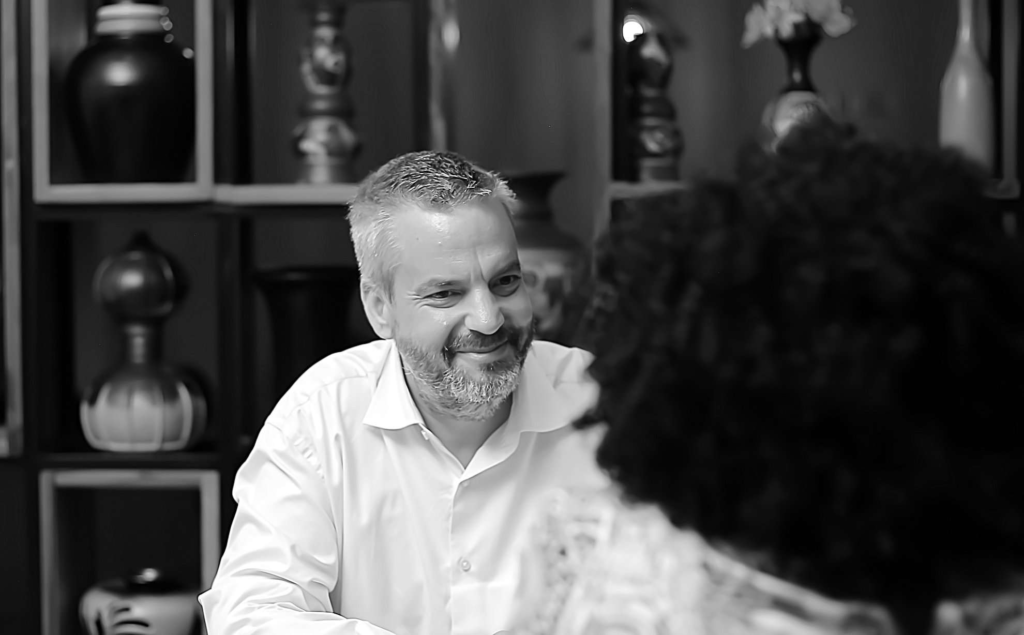Coach Stefan in a coaching session to develop a new leadership strategy