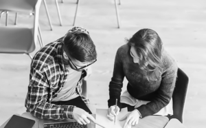 How to Lead a Meaningful Performance Review in a Self-Organizing Team